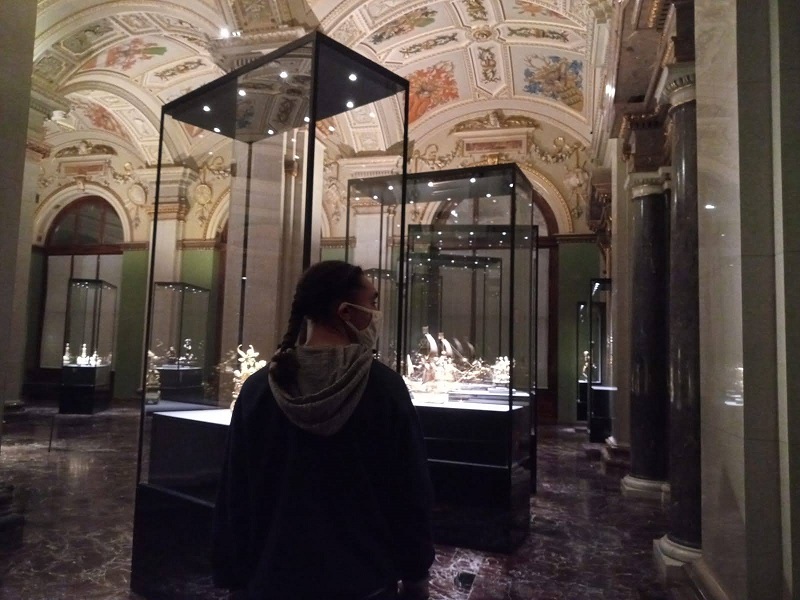 Charlotte looking at exhibits in the Kunsthistorisches Museum